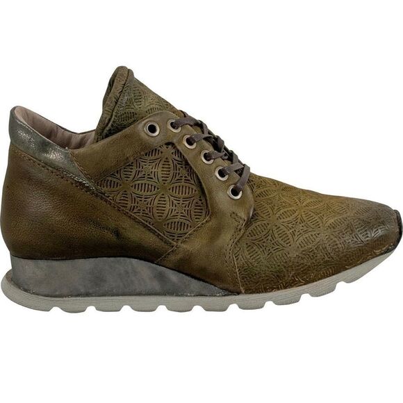 Miz Mooz Chalice Wedge Sneaker, Size 6 - Picture 5 of 8